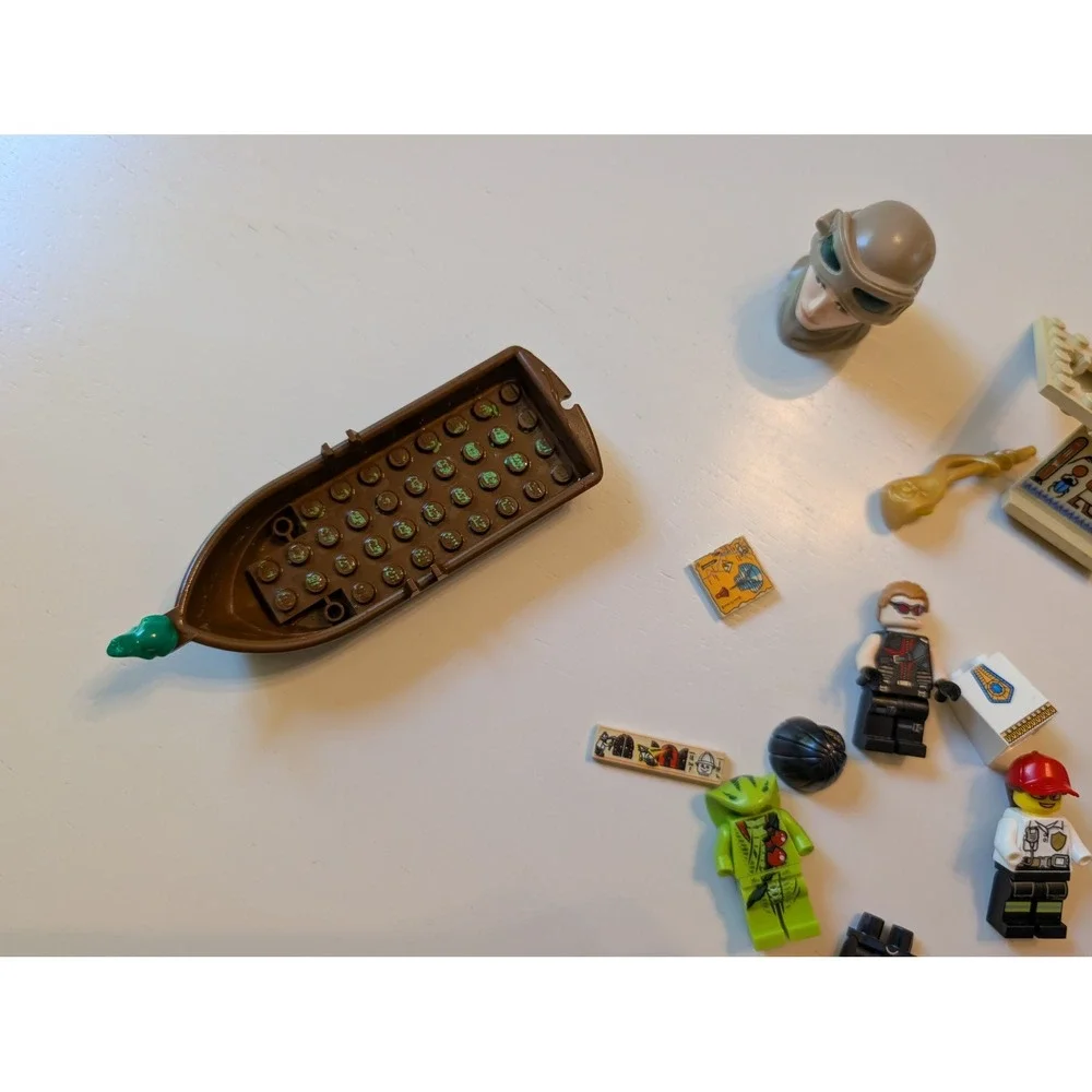 LEGO Minifigure Lot Multicolor Mixed Themes Ninjago Friends Animals Aliens Boat